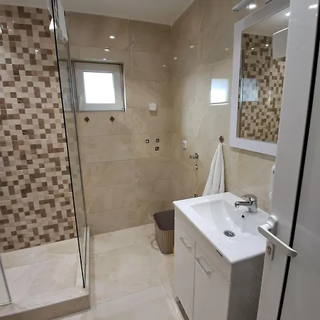 Zenit Apartman *
